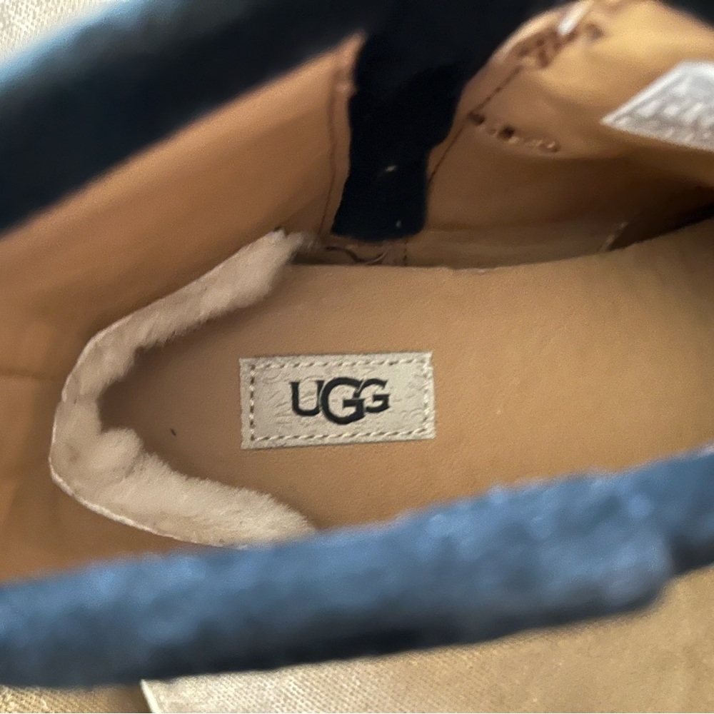 UGG Reid Boot - Picture 3 of 11
